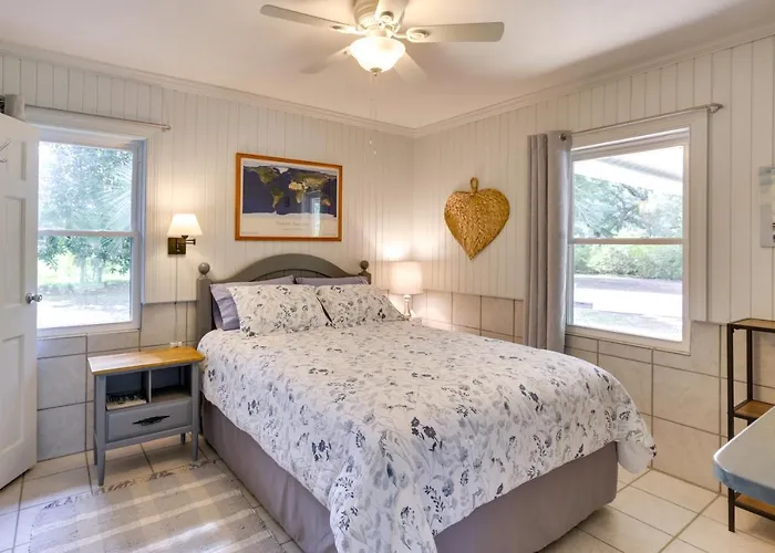 Riverfront Florida Escape W/ Grill & Fire Pit! Tallahassee