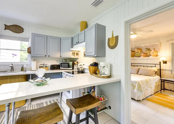 Riverfront Florida Escape W/ Grill & Fire Pit! *