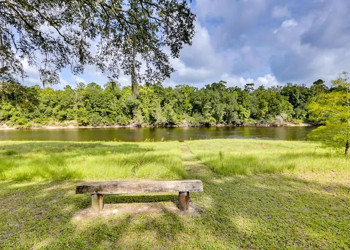 Holiday home Riverfront Florida Escape W/ Grill & Fire Pit! *